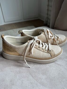 Vionic Cream and Gold Women's Casual Sneakers